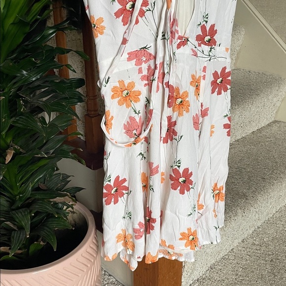 Privacy Please Floral Deep V Mini Dress - Picture 5 of 12